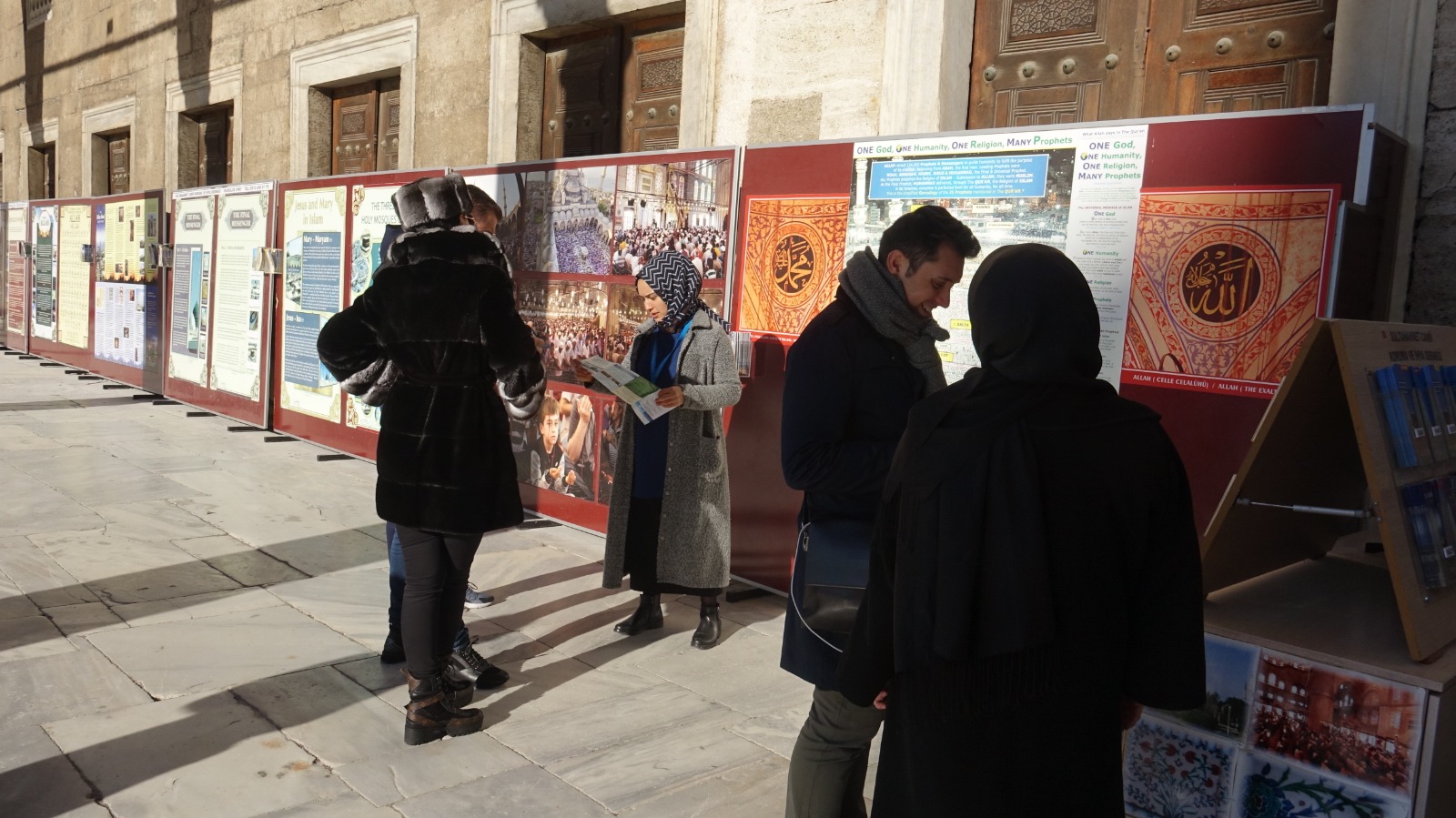 Istanbul Mosques volunteers